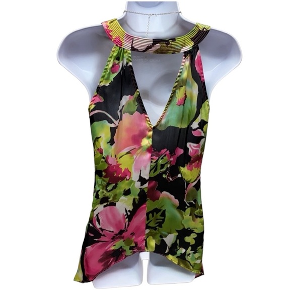 Sioni Silky Floral Shark Bite Hem Blouse - Picture 3 of 4